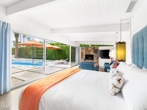 Palm Springs Home 948539