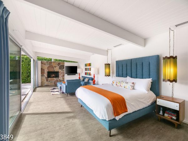 Palm Springs Home 948539