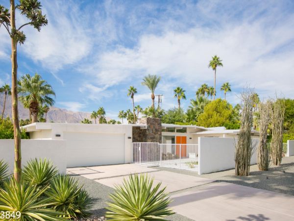 Palm Springs Home 948539
