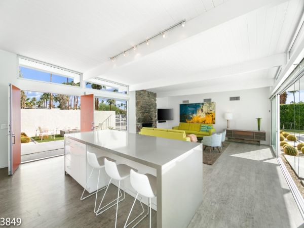 Palm Springs Home 948539