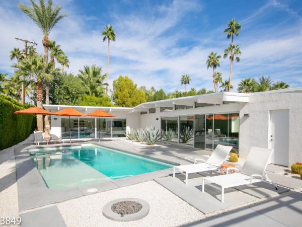 Palm Springs Home 948539