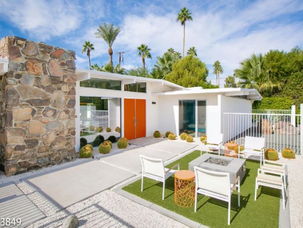Palm Springs Home 948539
