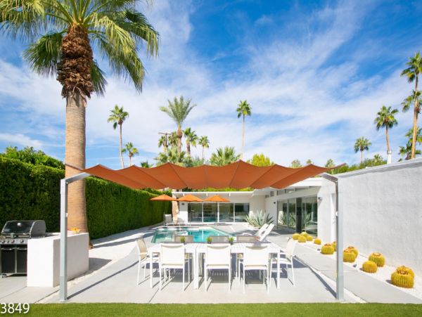 Palm Springs Home 948539