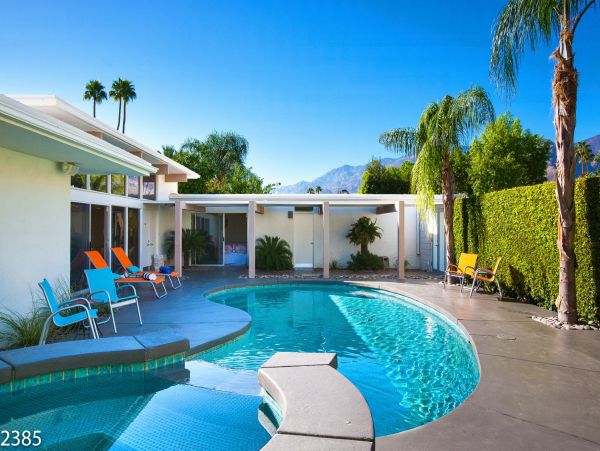 Palm Springs Home 948540