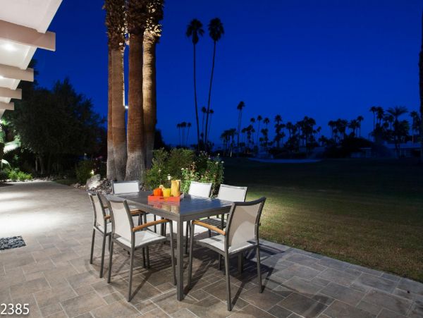 Palm Springs Home 948540