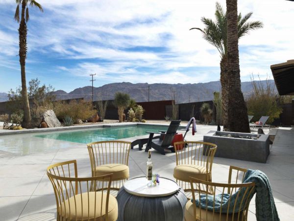 Palm Springs Home 948541