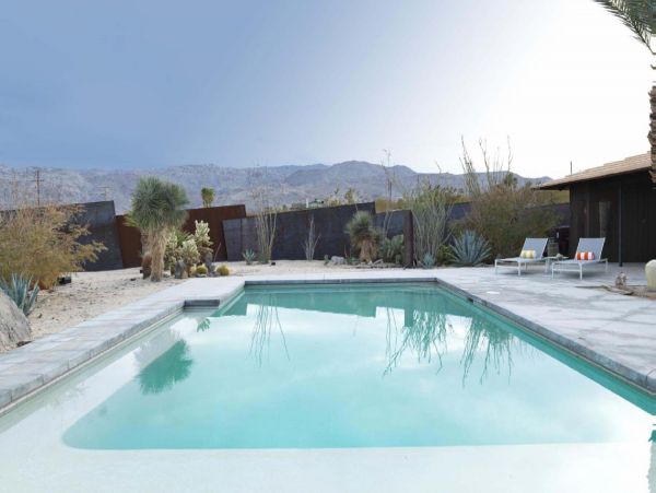 Palm Springs Home 948541