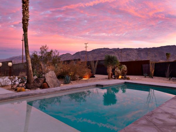 Palm Springs Home 948541