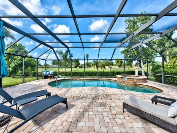 Naples Vacation Accommodation with Private Spa Sleeps 6