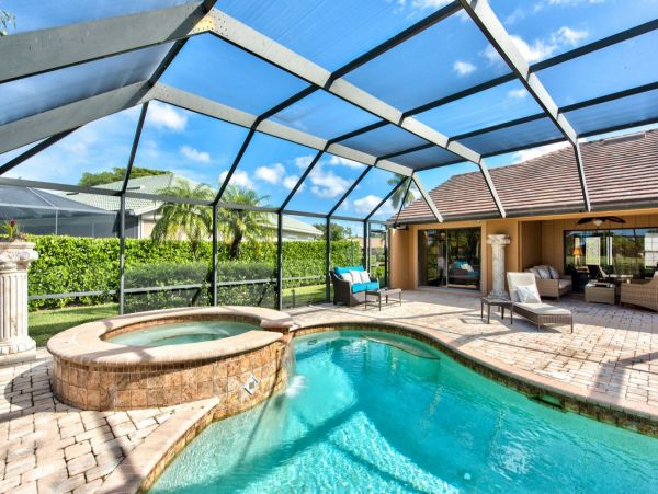 Naples Vacation Accommodation with Private Spa Sleeps 6