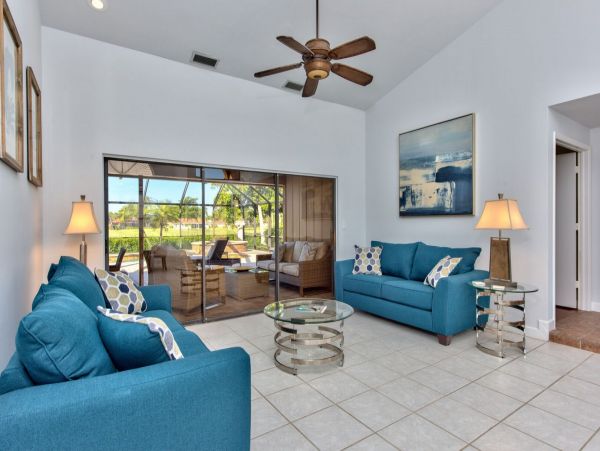 Naples Vacation Accommodation with Private Spa Sleeps 6