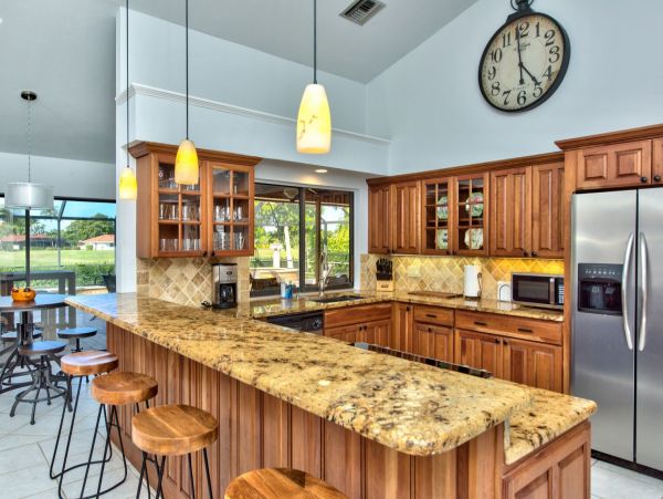 Naples Vacation Accommodation with Private Spa Sleeps 6