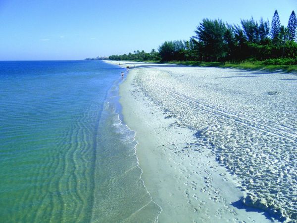 Naples Vacation Accommodation with Private Spa Sleeps 6