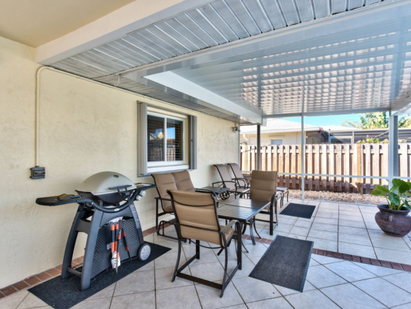 Naples Vacation Rental Home with Private Pool Sleeps 6