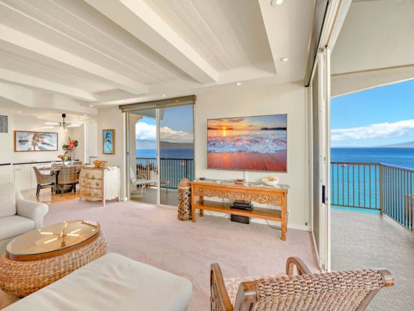 Kaanapali Oceanfront Condo with 2 Bedrooms Sleeps 6 Guests