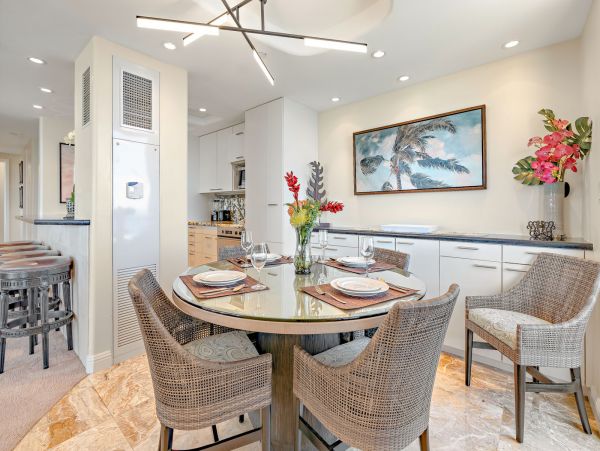 Kaanapali Oceanfront Condo with 2 Bedrooms Sleeps 6 Guests