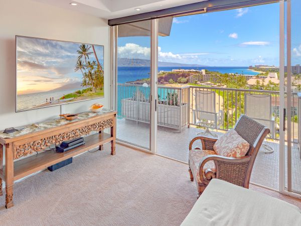 Kaanapali Oceanfront Condo with 2 Bedrooms Sleeps 6 Guests