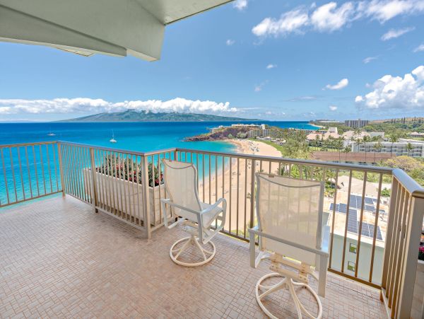 Kaanapali Oceanfront Condo with 2 Bedrooms Sleeps 6 Guests