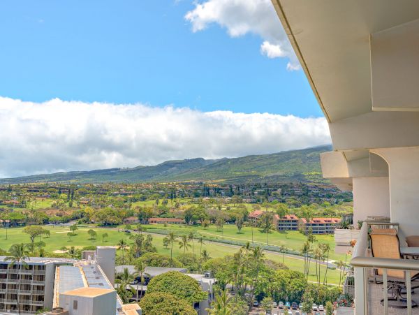 Kaanapali Oceanfront Condo with 2 Bedrooms Sleeps 6 Guests