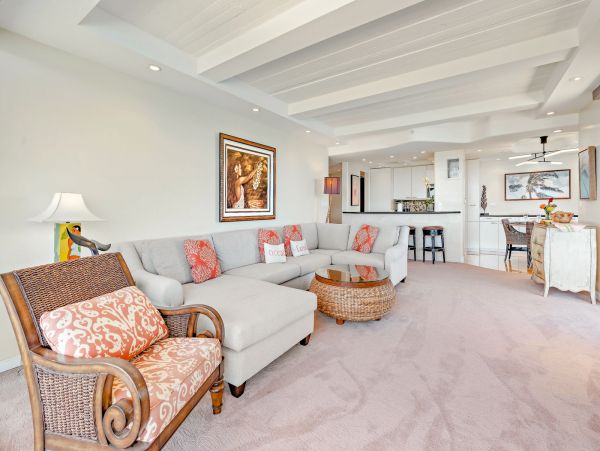 Kaanapali Oceanfront Condo with 2 Bedrooms Sleeps 6 Guests