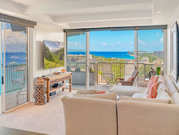 Kaanapali Oceanfront Condo with 2 Bedrooms Sleeps 6 Guests