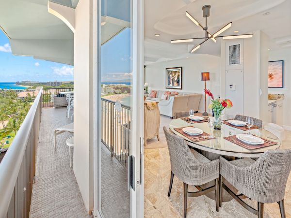 Kaanapali Oceanfront Condo with 2 Bedrooms Sleeps 6 Guests