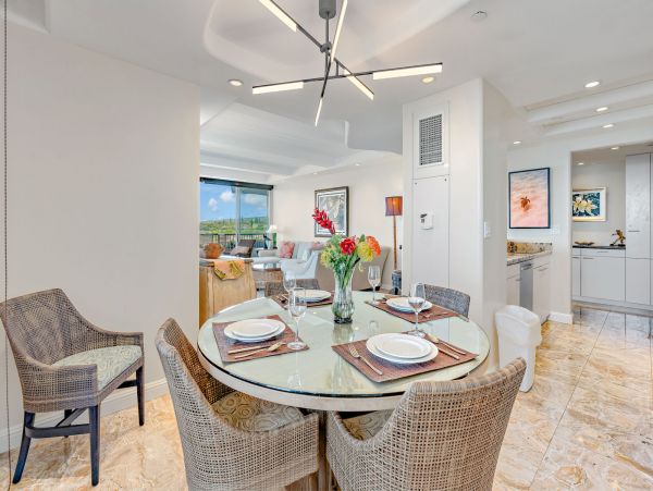 Kaanapali Oceanfront Condo with 2 Bedrooms Sleeps 6 Guests