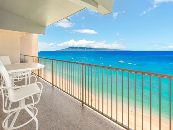Kaanapali Oceanfront Condo with 2 Bedrooms Sleeps 6 Guests