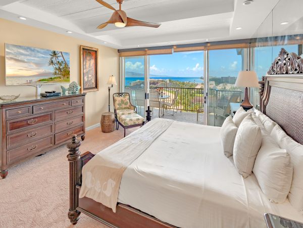 Kaanapali Oceanfront Condo with 2 Bedrooms Sleeps 6 Guests