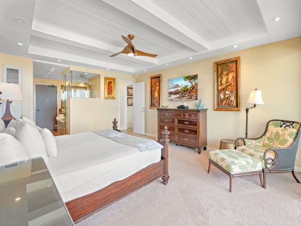 Kaanapali Oceanfront Condo with 2 Bedrooms Sleeps 6 Guests