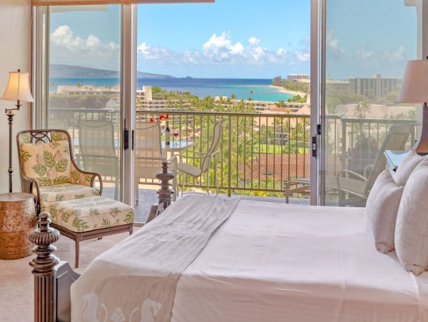 Kaanapali Oceanfront Condo with 2 Bedrooms Sleeps 6 Guests