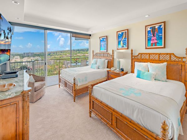 Kaanapali Oceanfront Condo with 2 Bedrooms Sleeps 6 Guests