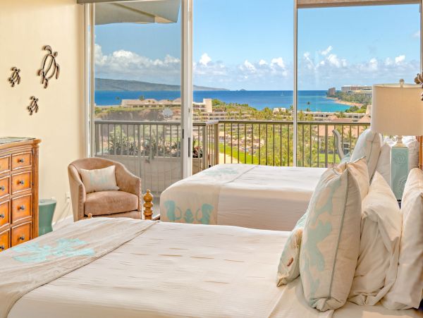 Kaanapali Oceanfront Condo with 2 Bedrooms Sleeps 6 Guests