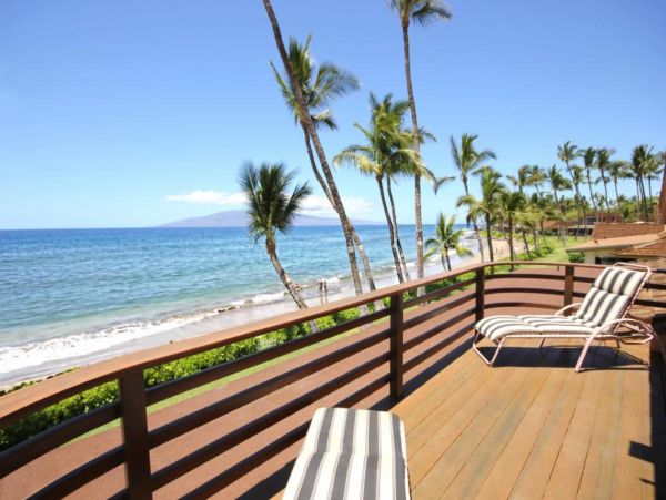 Charming Vacation Home Rental on Lahaina with Pool