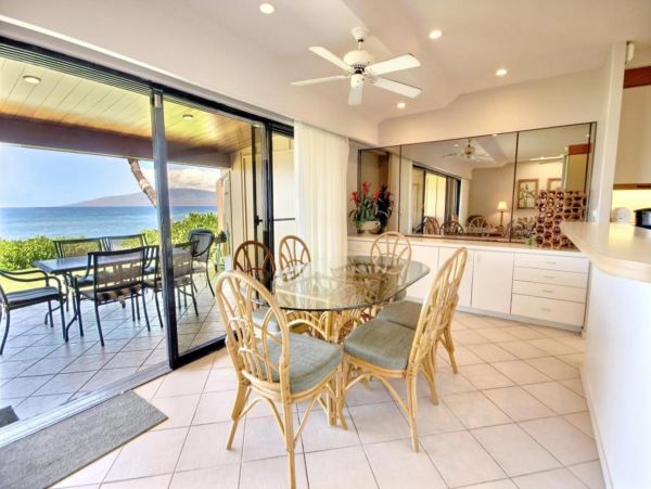 Charming Vacation Home Rental on Lahaina with Pool