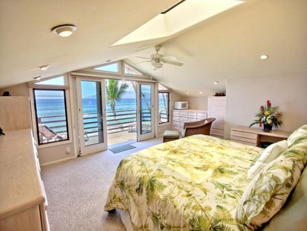Charming Vacation Home Rental on Lahaina with Pool