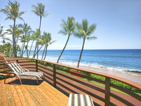 Charming Vacation Home Rental on Lahaina with Pool