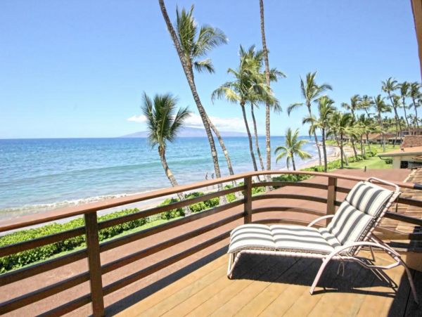 Charming Vacation Home Rental on Lahaina with Pool