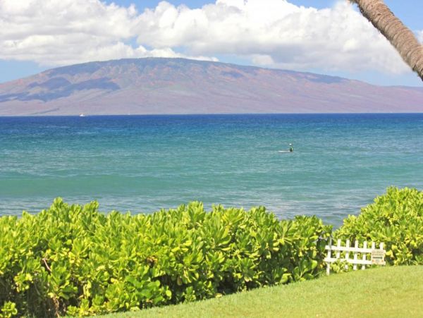 Charming Vacation Home Rental on Lahaina with Pool