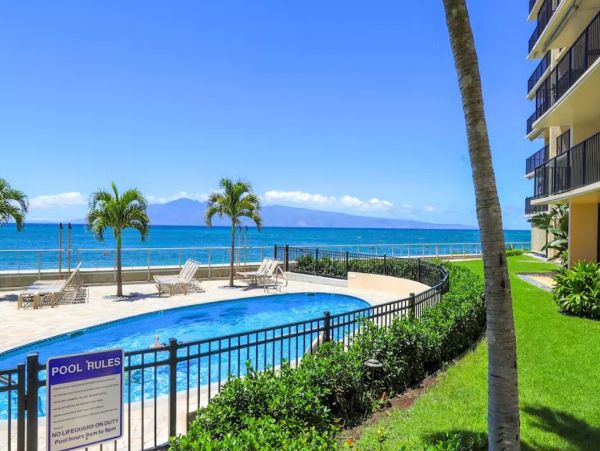 Oceanfront Vacation Condo in Lahaina with Amazing Views
