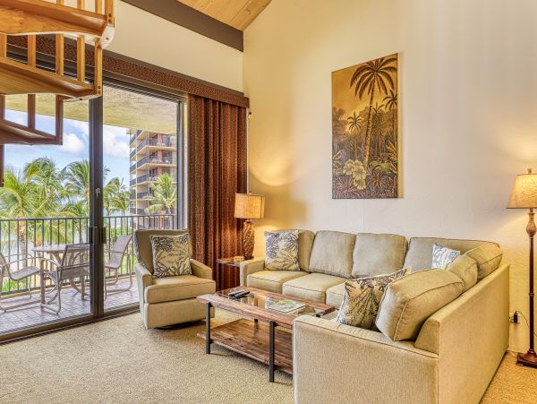 Oceanfront Lahaina Vacation Condo Three Bedroom + Loft