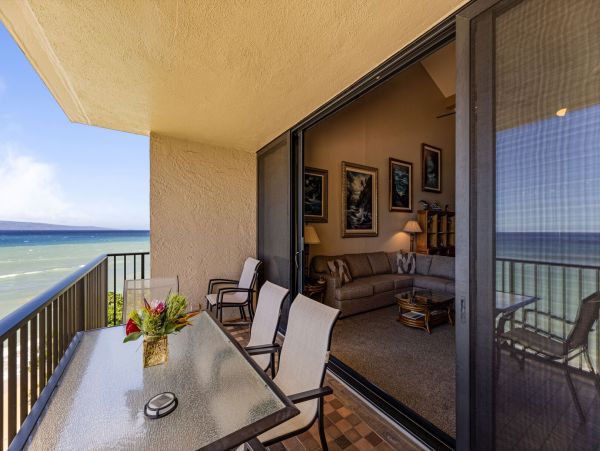 Kaanapali Oceanfront 3 Bedroom Vacation Condo with Great Amenities