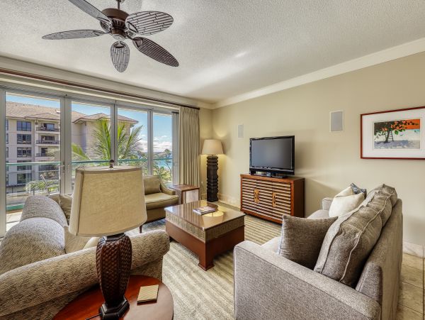 LAHAINA 3 BEDROOM BEACHFRONT CONDO