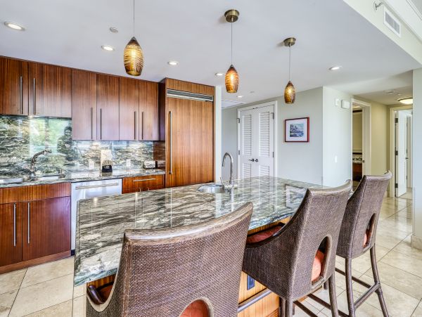 LAHAINA 3 BEDROOM BEACHFRONT CONDO