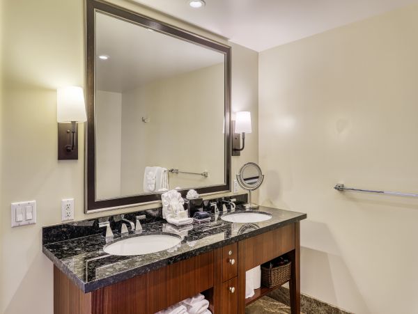 LAHAINA 3 BEDROOM BEACHFRONT CONDO