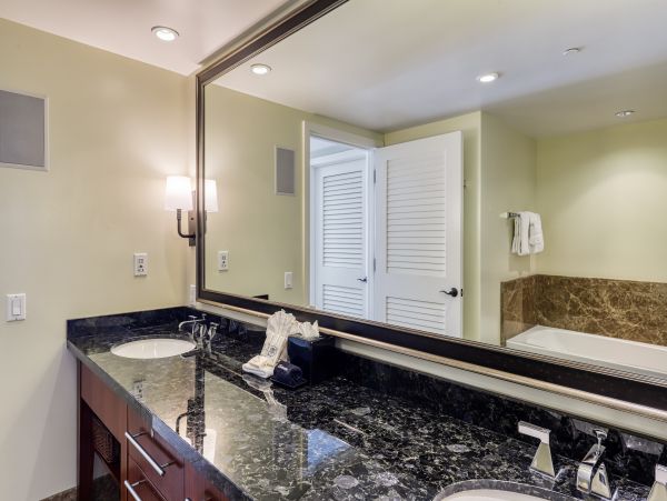 LAHAINA 3 BEDROOM BEACHFRONT CONDO