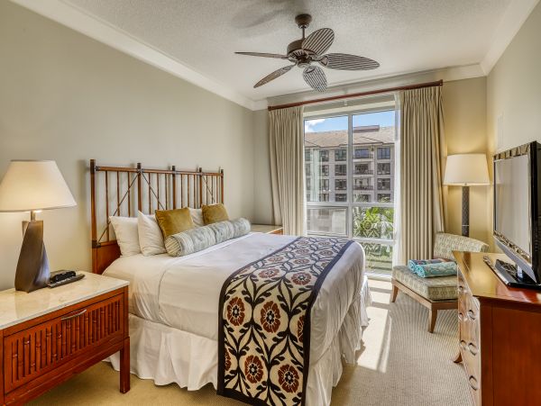 LAHAINA 3 BEDROOM BEACHFRONT CONDO