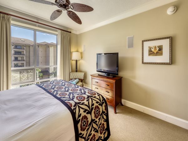 LAHAINA 3 BEDROOM BEACHFRONT CONDO