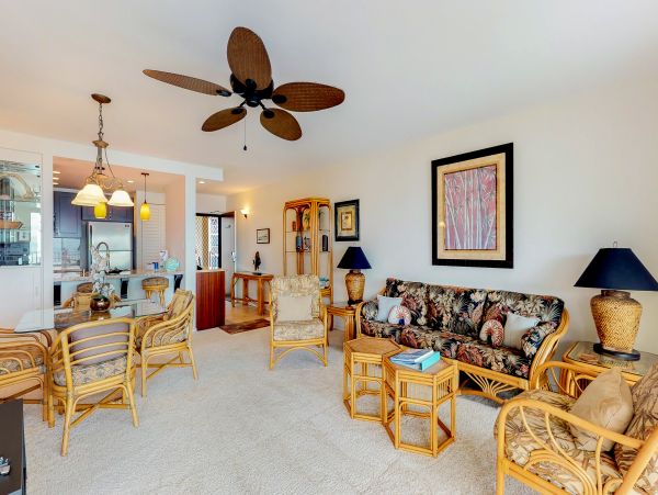 LAHAINA 2 BEDROOM CONDO WITH OCEAN VIEW