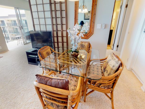 LAHAINA 2 BEDROOM CONDO WITH OCEAN VIEW